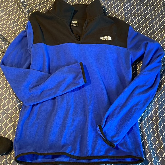 The North Face Mens 1/4 Zip - Picture 2 of 2